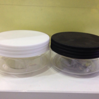 กระปุกครีมพลาสติก : กระปุกพลาติกใส ฝาหยัก ขาว ดำ 100g