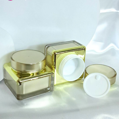 กระปุกครีมอะคริลิค : กระปุกพรี่เมี่ยม 15ml สีทอง สีเหลี่ยม